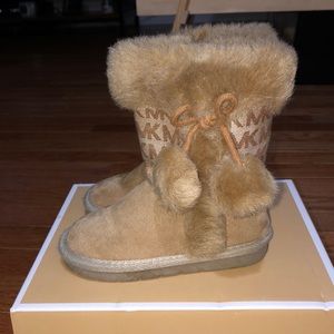 Michael Kors lil lettie tan toddler boots size 7
